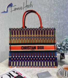 Chrisyian Dior bag book tote cd07754374