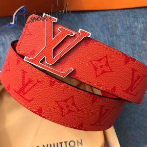 Louis Vuitton Initiales Belt 40Red M0157U